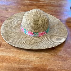 Like New Lilly Pulitzer straw hat one size